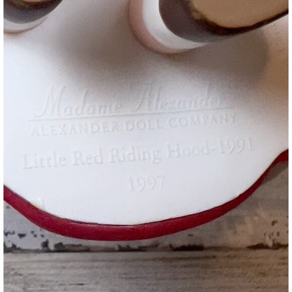 Hallmark 1997 Little Red Riding Hood Ornament Madame Alexander Series 2 Keepsake - Picture 6 of 10